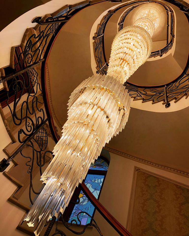 INIMA STRALUCITOARE A SUTER PALACE