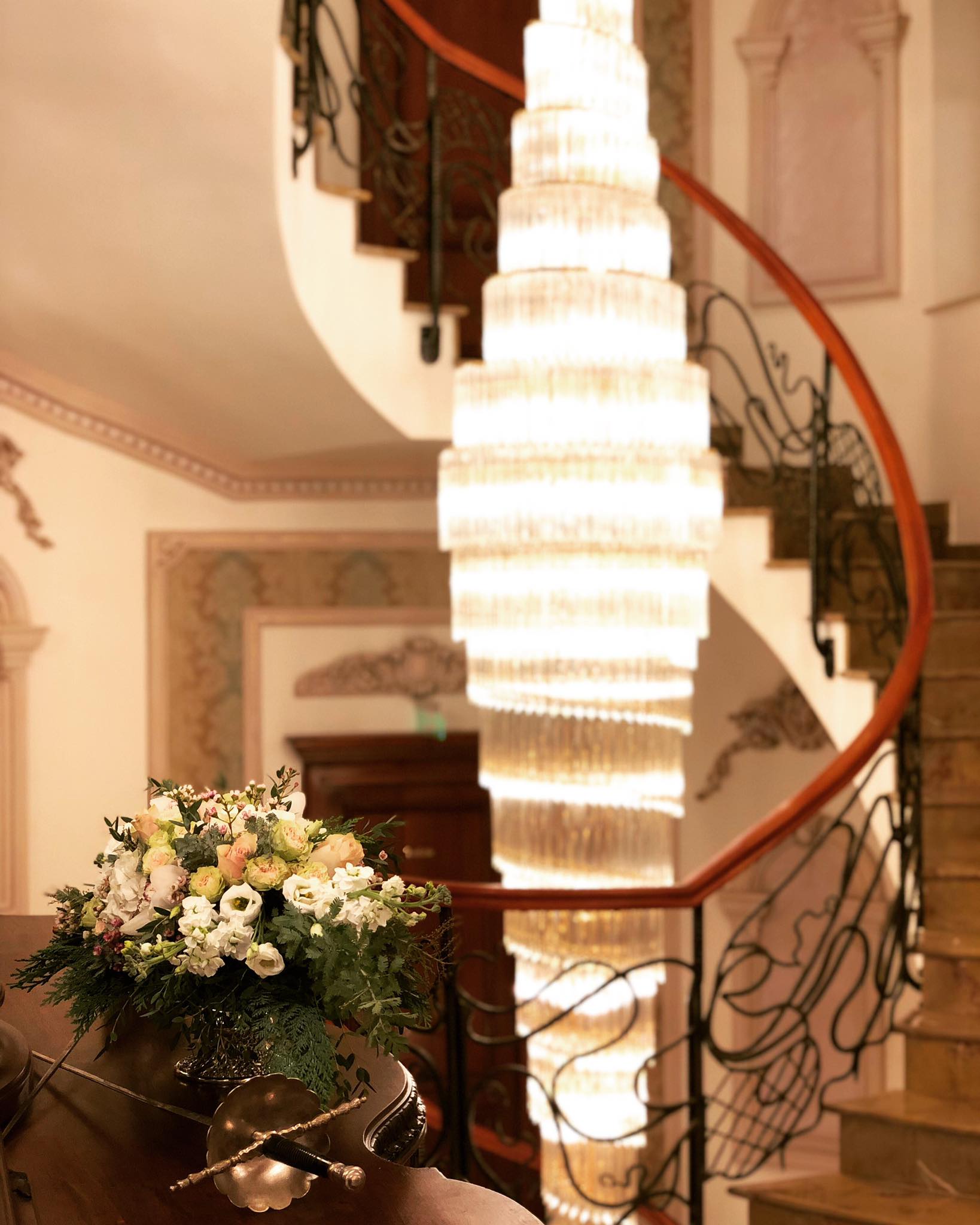 INIMA STRALUCITOARE A SUTER PALACE