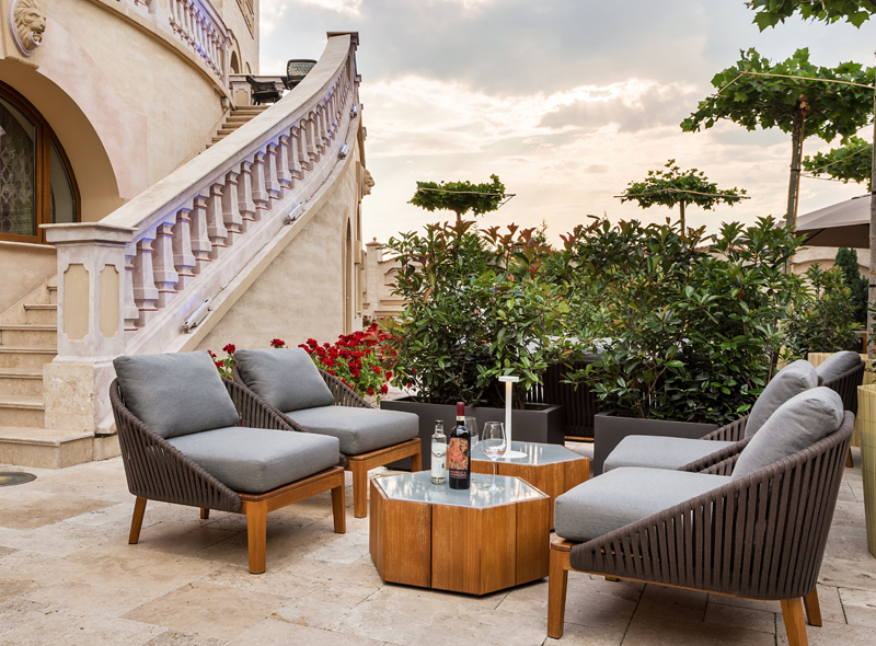 Casual fine dining, wine pairing & relaxing music